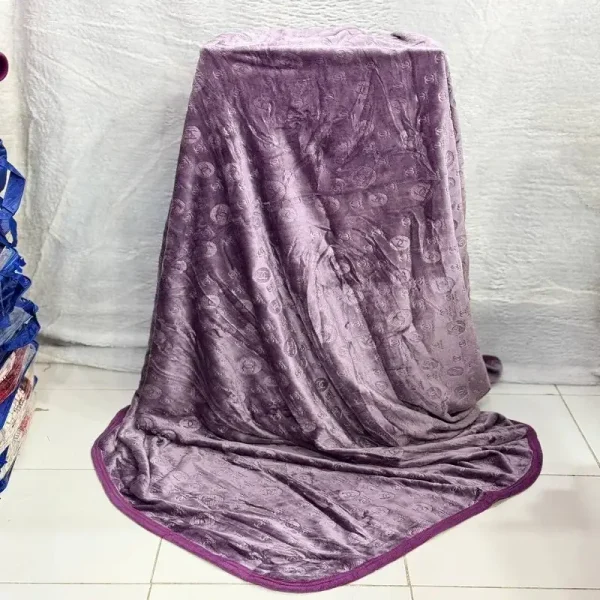 پتو تک نفره و دو نفره ابریشمی تک رنگ طرح دار لب دار