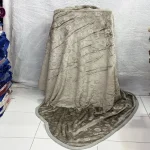 پتو تک نفره و دو نفره ابریشمی تک رنگ طرح دار لب دار - تصویر 2