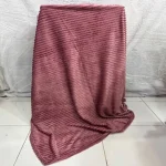 پتو تک نفره و دو نفره ابریشمی تک رنگ طرح دار لب دار - تصویر 8